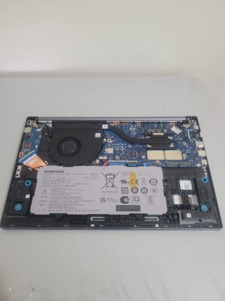Portátil Samsung Galaxy Book4 gris (leer bien)