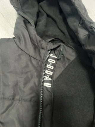 Chaleco Jordan Negro con Capucha