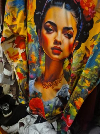 Camiseta Frida Kahlo Flores Mariposas