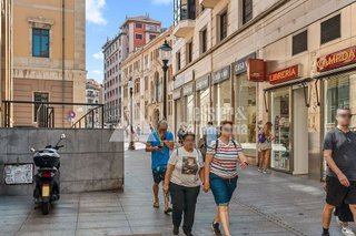 Local comercial en alquiler en Centro en Gijón