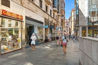Local comercial en alquiler en Centro en Gijón