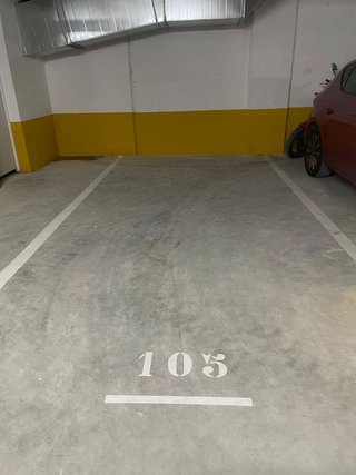 Garaje en venta en La Clota en Barcelona
