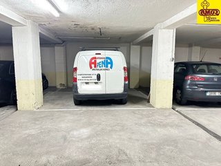 Garaje en venta en Ensanche - Sar en Santiago de Compostela