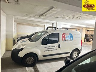 Garaje en venta en Ensanche - Sar en Santiago de Compostela