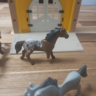 Playmobil Caballos y Granero