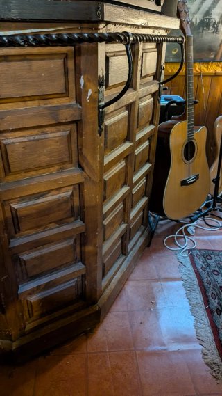 Barra de bar de madera rústica