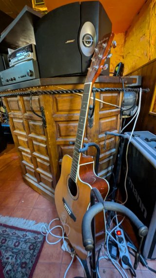 Barra de bar de madera rústica