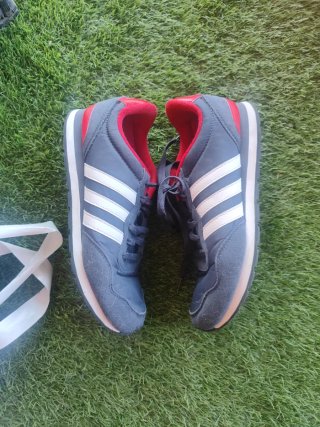Zapatillas Adidas Mujer Negras y Rojas