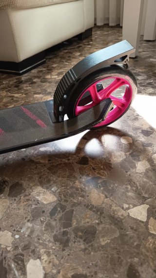 Patinete Oxelo rosa y negro