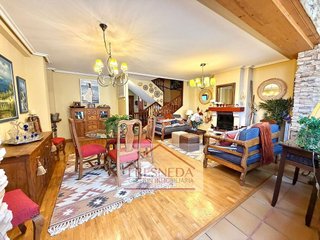 Casa adosada en venta en La Fresneda en Siero