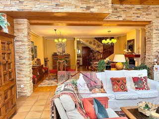 Casa adosada en venta en La Fresneda en Siero