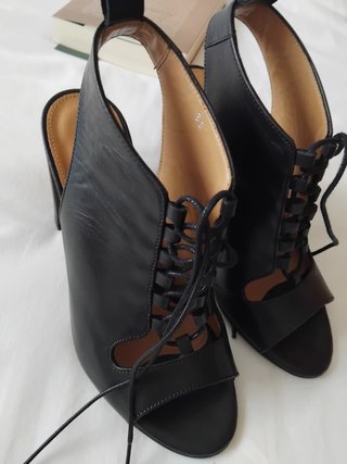 Zapatos tacón Krack piel negro un solo uso