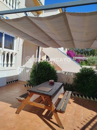 Chalet en venta en Urbanizaciones en Guardamar del Segura