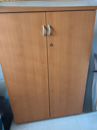 Armario de madera, sin llave