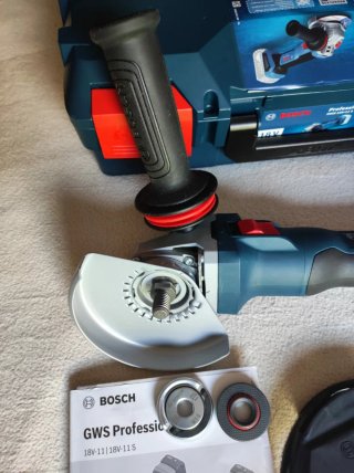 NUEVA Amoladora Bosch GWS 18V-11 S  1100W