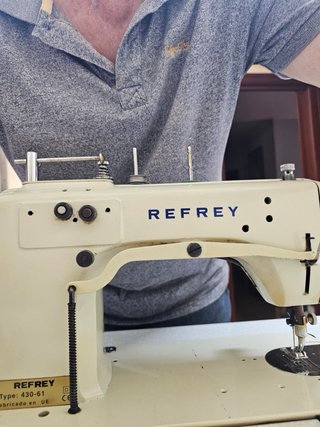 Máquina de coser industrial Refrey