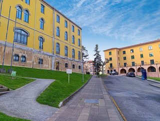 Piso en venta en Milán - Pumarín - Teatinos en Oviedo