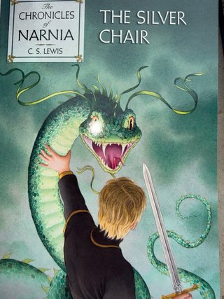 The Chronicles of Narnia 7-Book Box Set + Trivi...