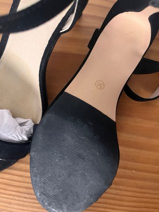 Sandalias tacón negras T.36 (dan talla)