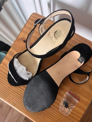 Sandalias tacón negras T.36 (dan talla)