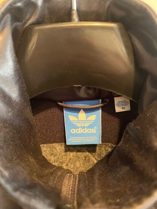 Chaqueta Adidas Chile 62 Negra Dorada