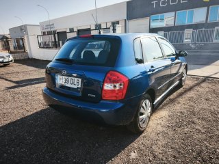 KIA Cerato 2004