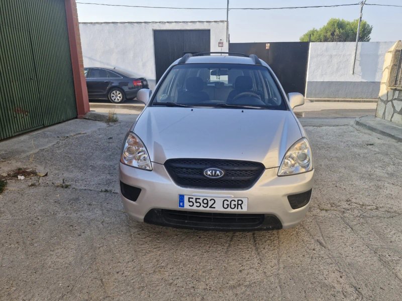 KIA Carens 2008 - foto 1
