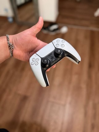 Consola PS5  + 2 Controles