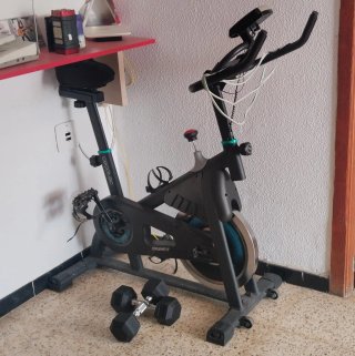 Bicicleta de Spinning Cecotec + mancuernas 5k