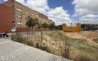 Terreno en venta en El Valle en Lucena