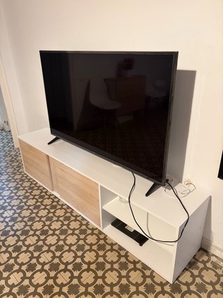 TV LG Negra y Blanca