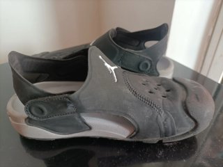 Zapatillas sandalias Jordan Negras 33.5