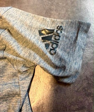 Camiseta deportiva Adidas gris Talla L