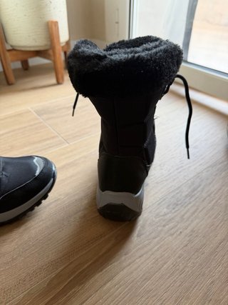 Botas de nieve negras con forro de borreguito