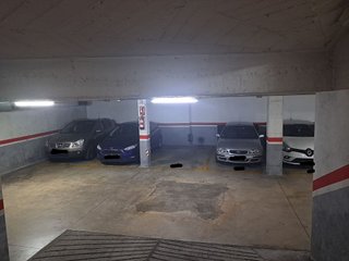 Garaje en venta en La Font de la Guatlla en Barcelona