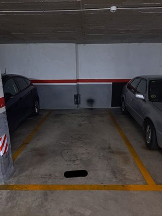 Garaje en venta en La Font de la Guatlla en Barcelona