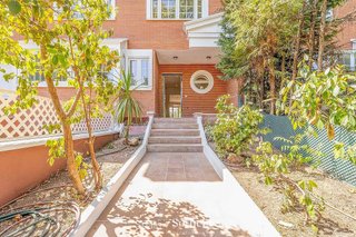 Chalet en alquiler en Piovera - Conde Orgaz en Madrid