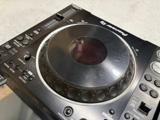 2x Pioneer DJ CDJ-2000NXS2 + Flightcases