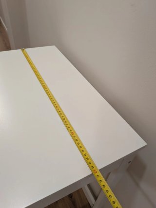 Escritorio pequeño con cajón