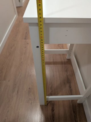 Escritorio pequeño con cajón