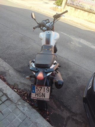 Moto Keeway 125cc blanca