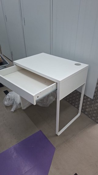 Escritorio MICKE Ikea 73x50 cm