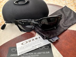 Gafas de sol Oakley negras