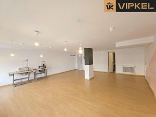 Local comercial en alquiler en Ensanche - Sar en Santiago de Compostela