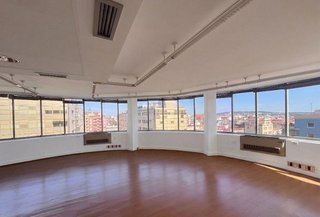 Oficina en alquiler en Les Corts en Barcelona