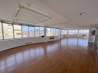 Oficina en alquiler en Les Corts en Barcelona