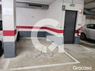Garaje en venta en La Vall d'Hebron en Barcelona