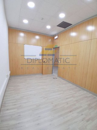 Oficina en venta en San Fermín en Madrid
