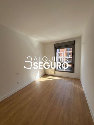 Piso en alquiler en Ensanche de Vallecas - Valdecarros en Madrid