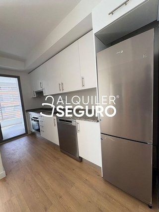 Piso en alquiler en Ensanche de Vallecas - Valdecarros en Madrid